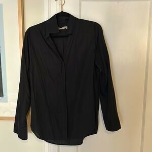 100% cotton black button down shirt from Everlane
